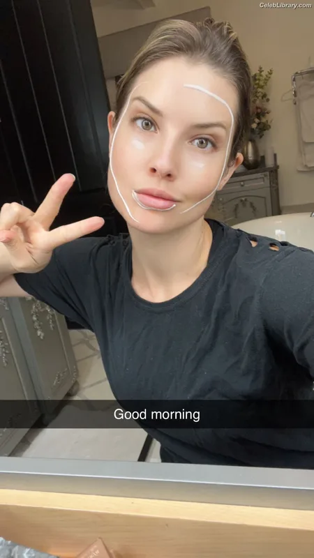 Amanda Cerny photo 5 of 1197