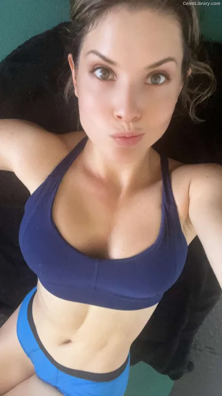 Amanda Cerny photo 8 of 1197