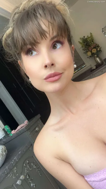 Amanda Cerny photo 6 of 1197