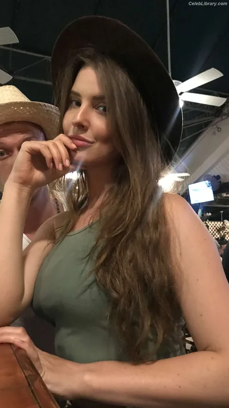 Amanda Cerny photo 22 of 1197