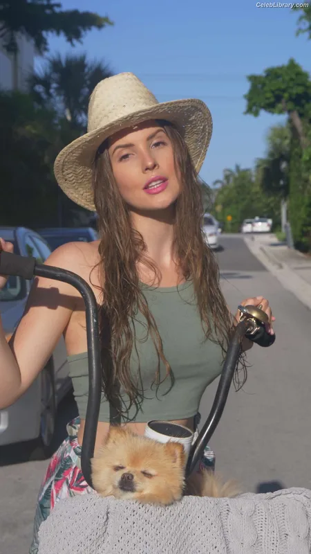 Amanda Cerny photo 4 of 1197