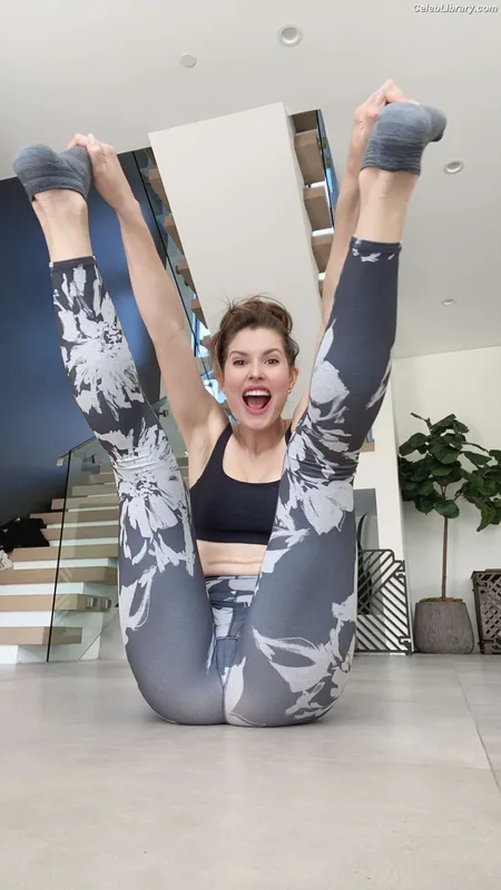 Amanda Cerny photo 19 of 1197