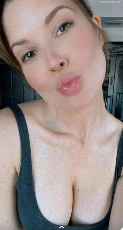 Amanda Cerny photo 12 of 1197