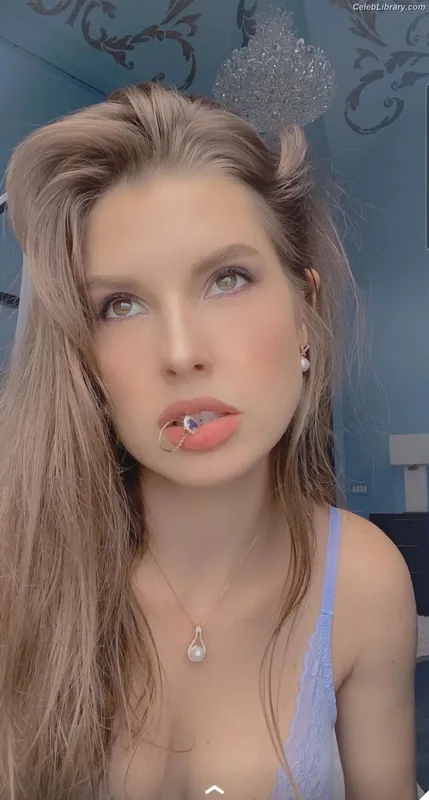 Amanda Cerny photo 8 of 1197