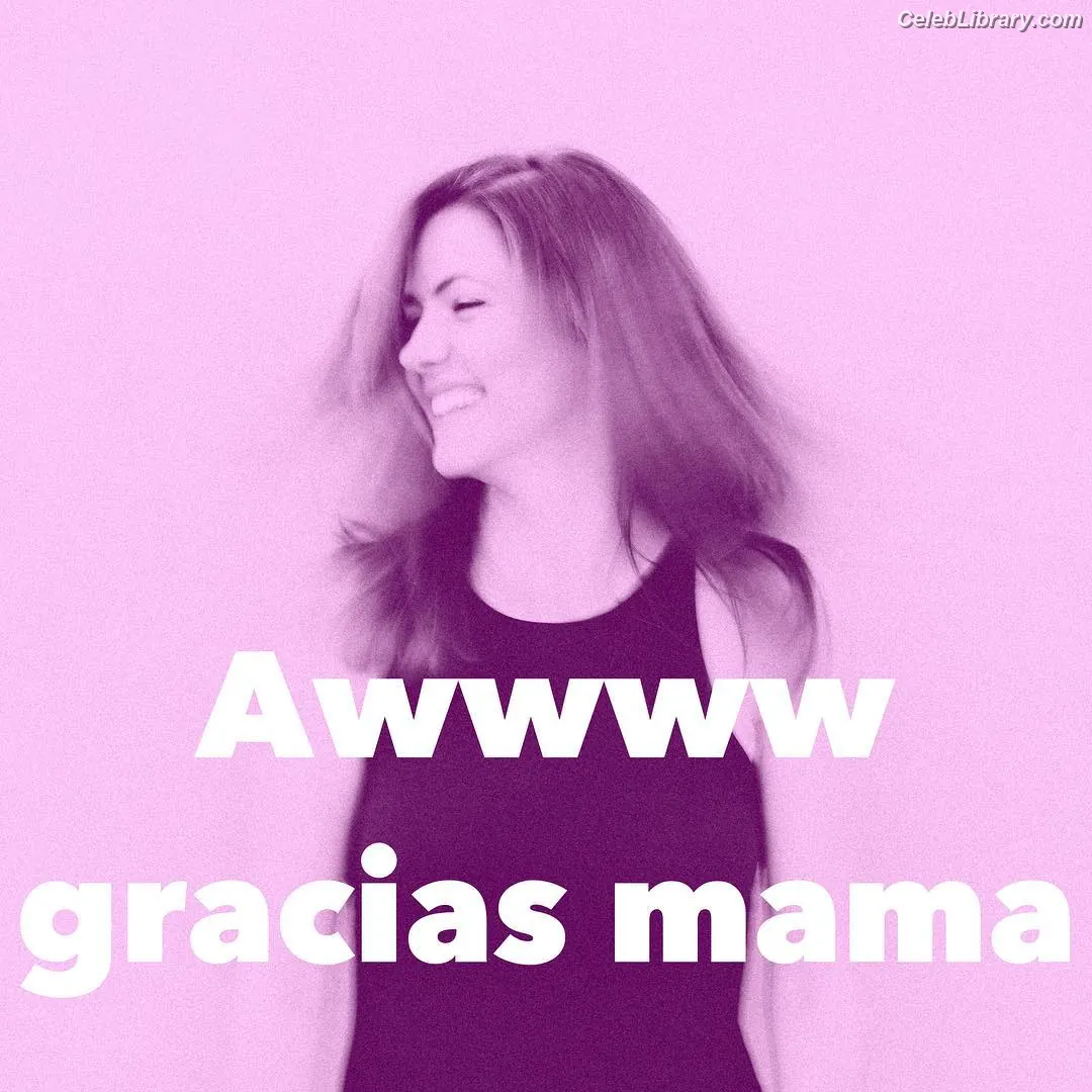 Amanda Crew photo 21 of 63