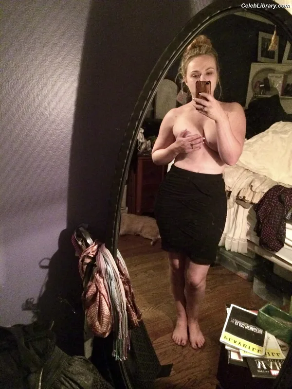 Amanda Fuller photo 2 of 35