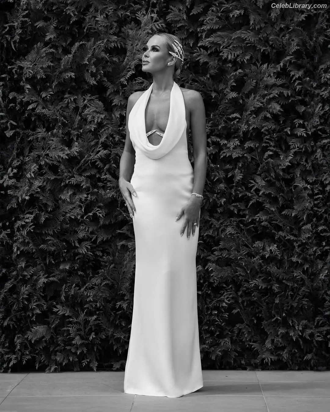 Amanda Holden photo 9 of 822