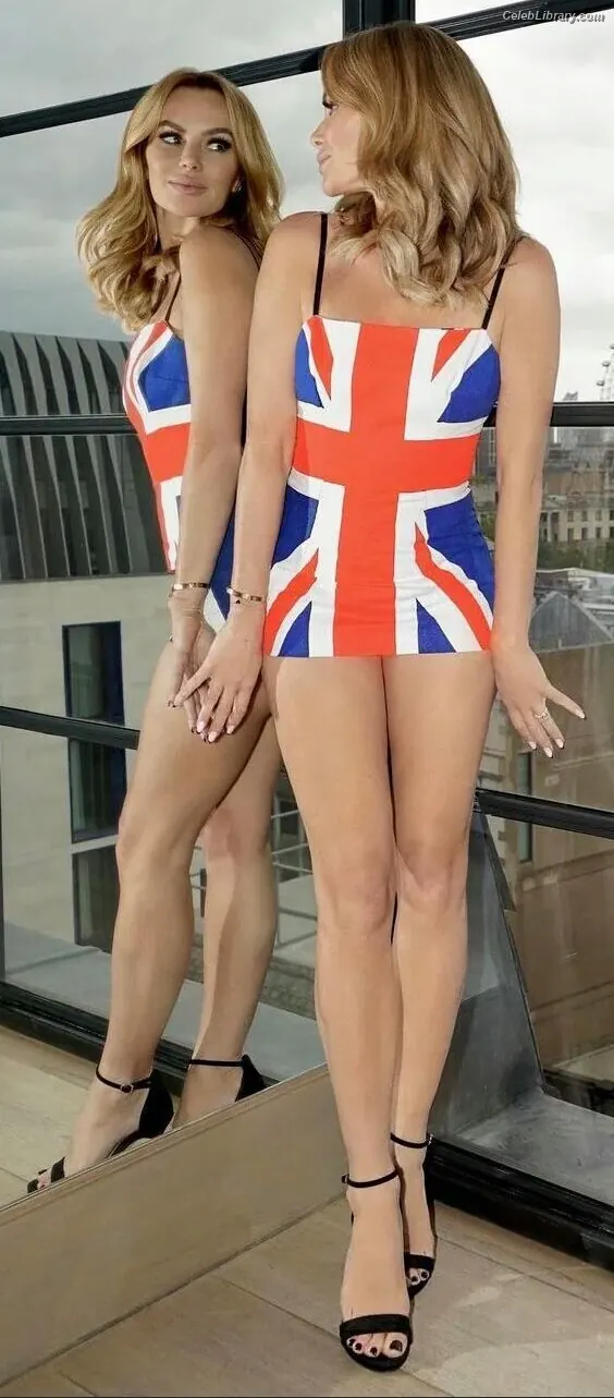 Amanda Holden photo 8 of 822
