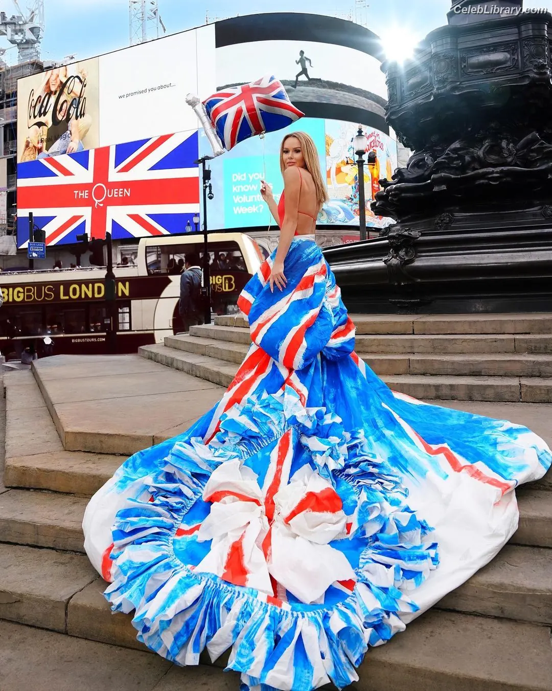 Amanda Holden photo 23 of 822