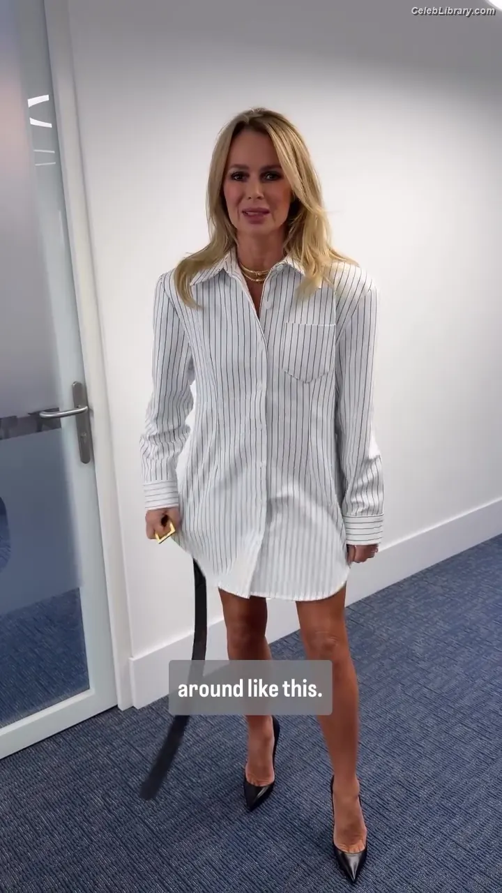 Amanda Holden photo 18 of 822