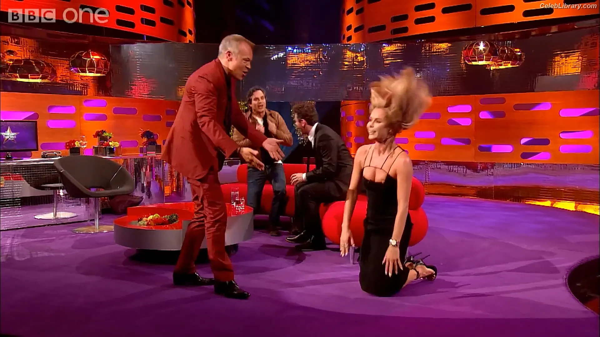 Amanda Holden photo 6 of 822