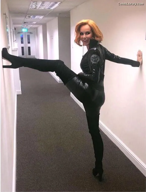 Amanda Holden photo 22 of 822