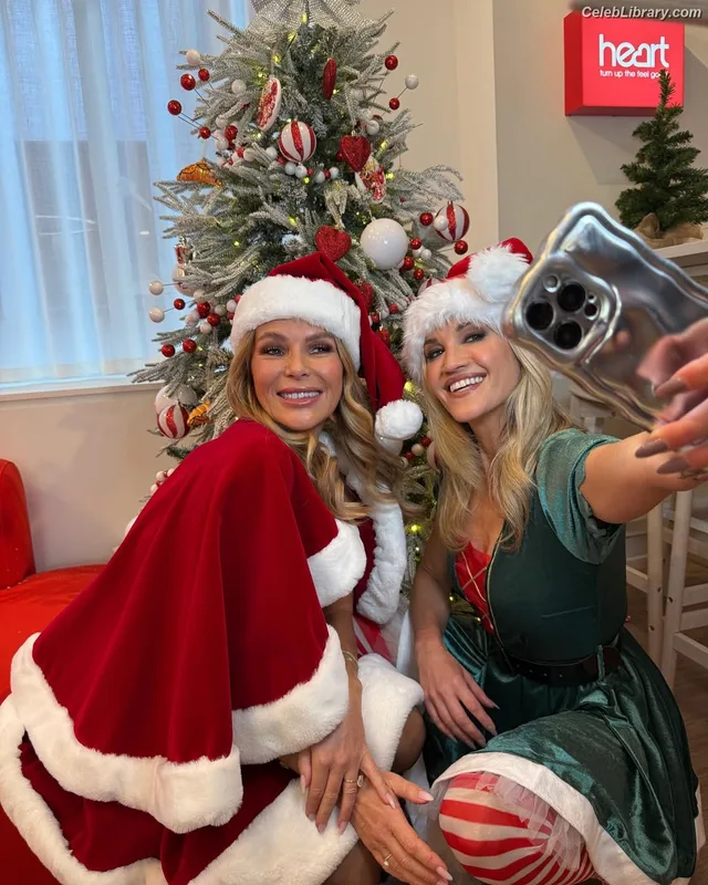 Amanda Holden photo 11 of 825