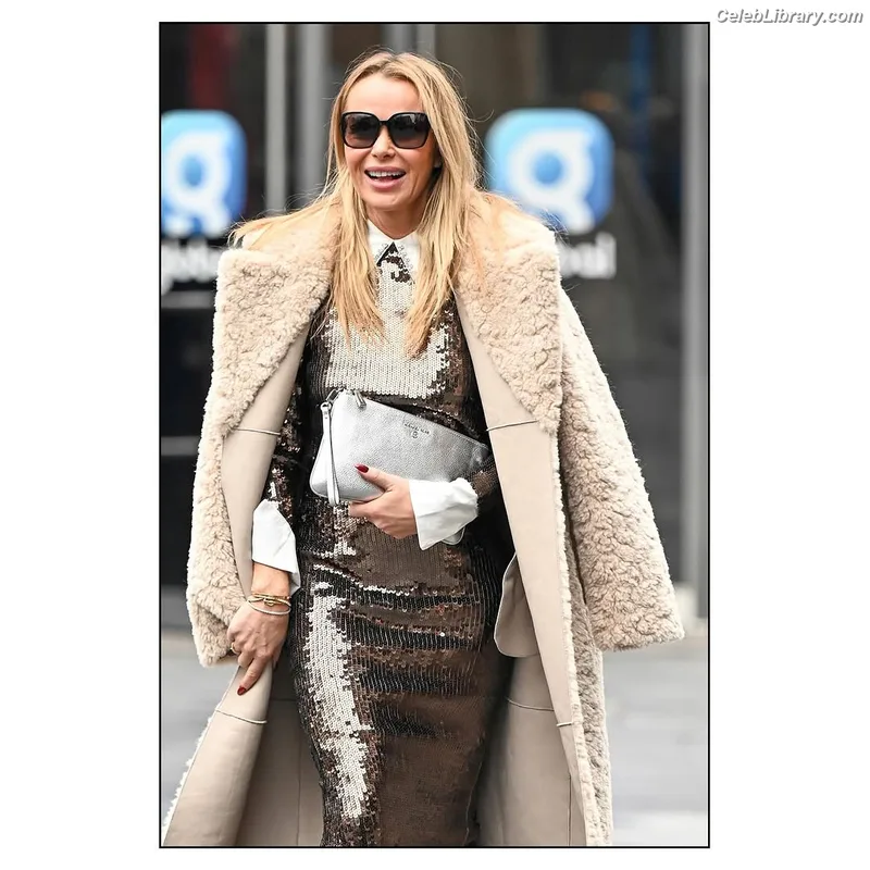 Amanda Holden photo 9 of 825