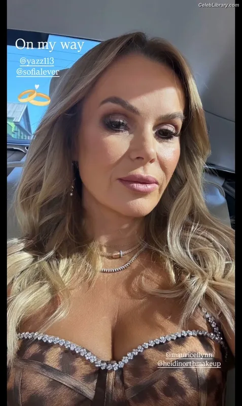 Amanda Holden photo 22 of 825
