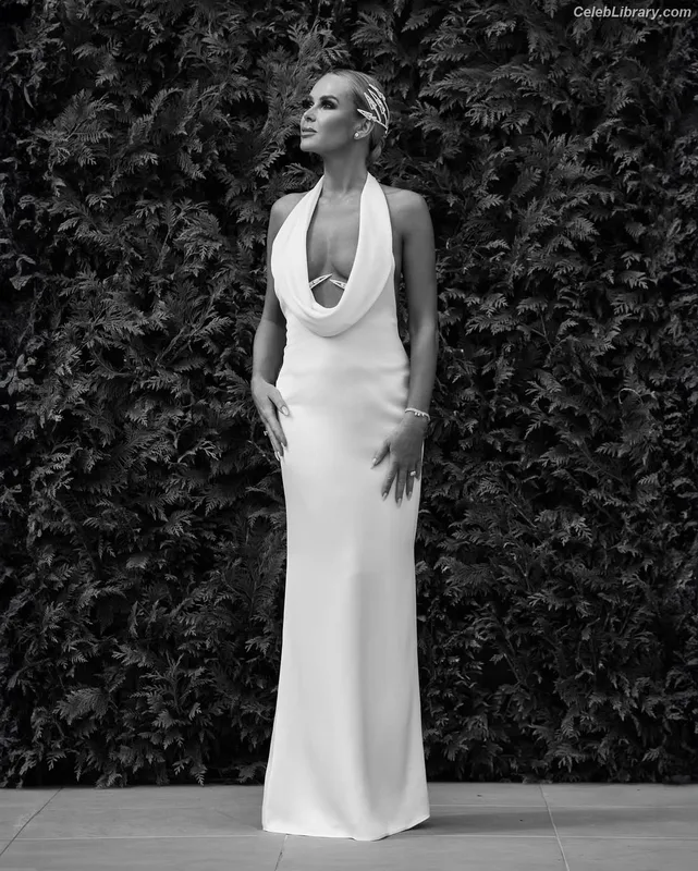 Amanda Holden photo 9 of 825
