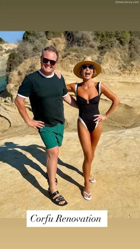Amanda Holden photo 18 of 825