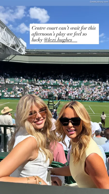 Amanda Holden photo 24 of 825