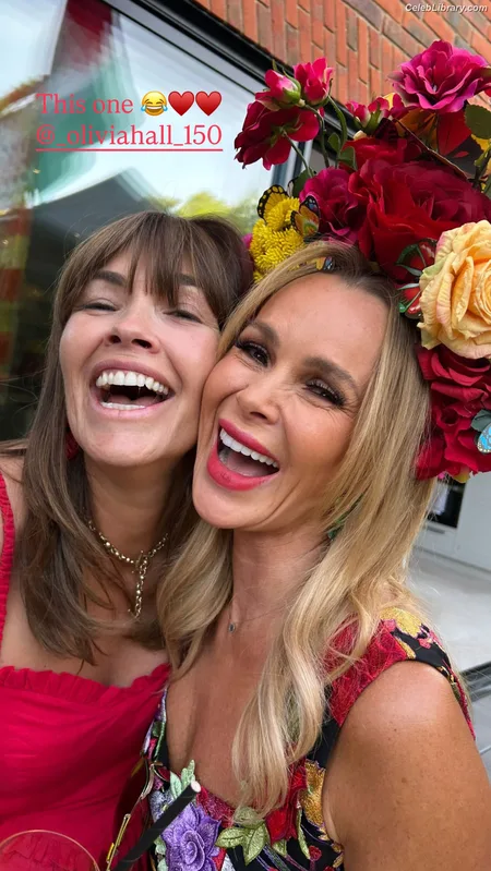 Amanda Holden photo 7 of 825