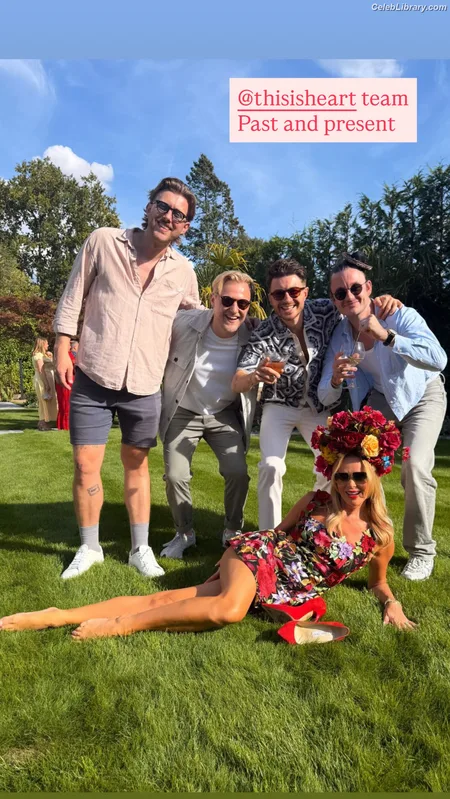 Amanda Holden photo 17 of 825