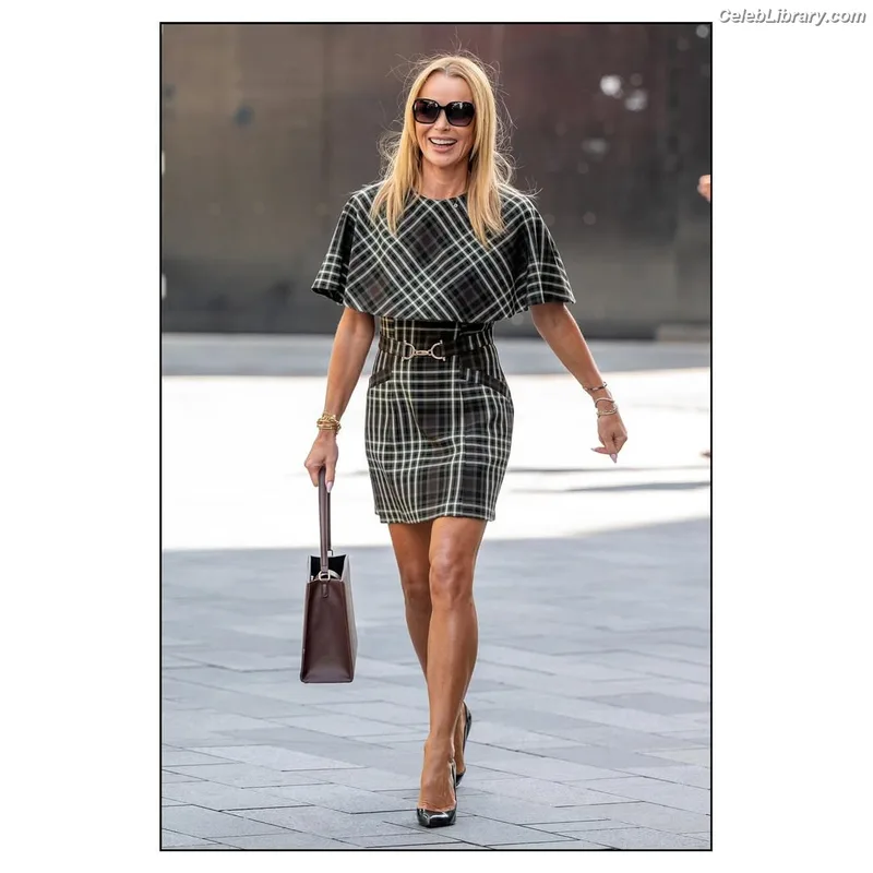 Amanda Holden photo 19 of 825