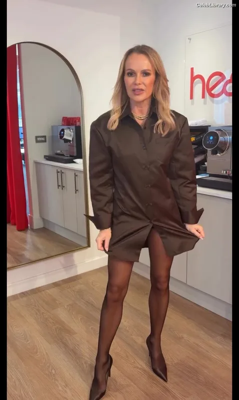 Amanda Holden photo 12 of 825