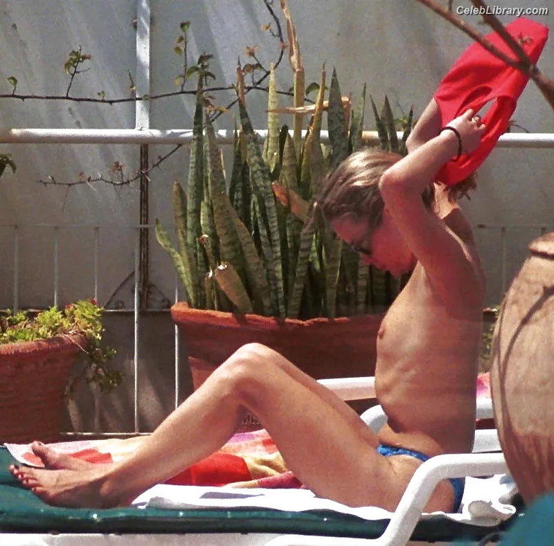 Amanda Holden photo 24 of 825