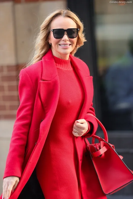 Amanda Holden photo 20 of 825