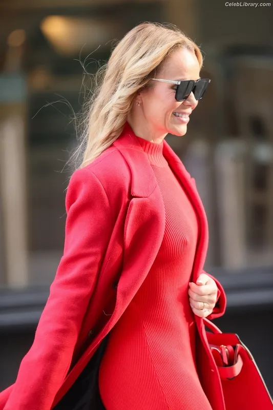 Amanda Holden photo 23 of 825