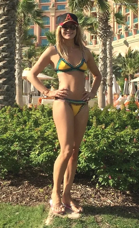 Amanda Holden photo 11 of 825