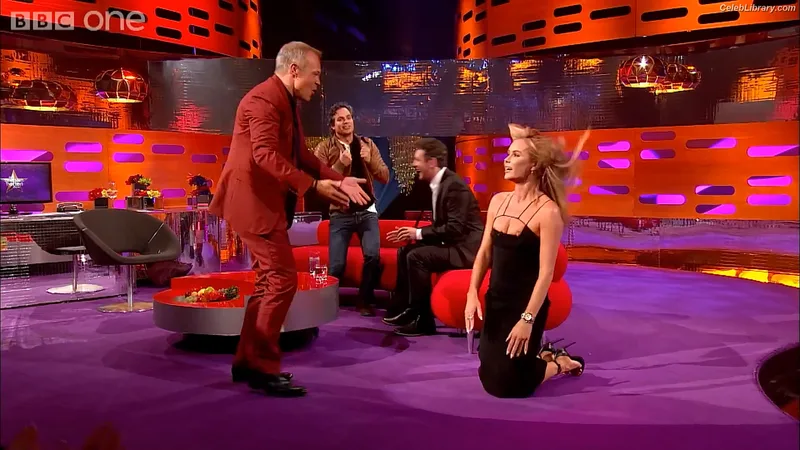 Amanda Holden photo 7 of 825