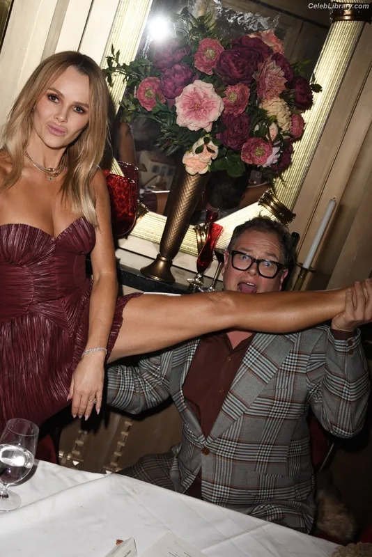 Amanda Holden photo 15 of 825