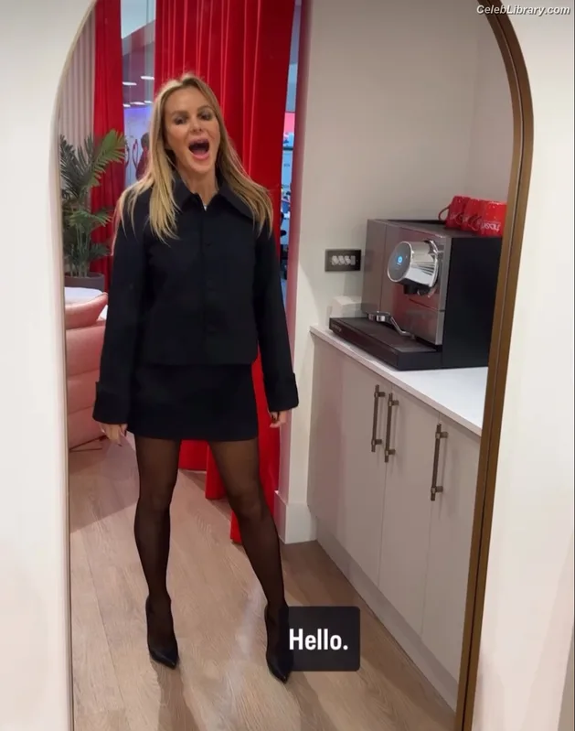 Amanda Holden photo 19 of 825