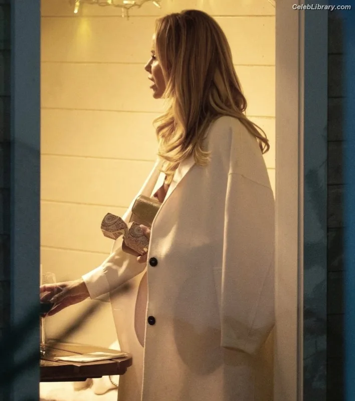 Amanda Holden photo 14 of 825
