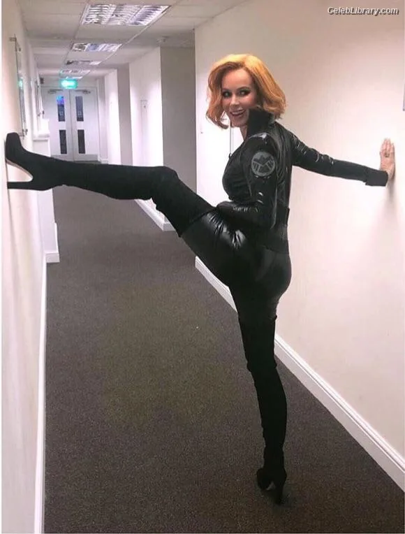 Amanda Holden photo 24 of 825