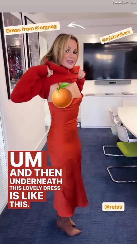 Amanda Holden photo 10 of 825