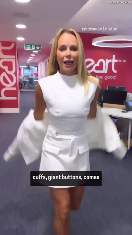 Amanda Holden photo 11 of 825