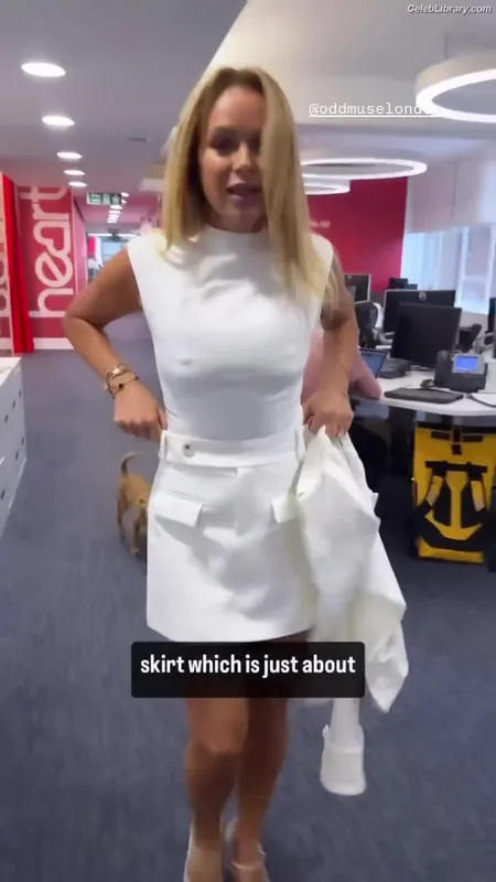 Amanda Holden photo 12 of 825
