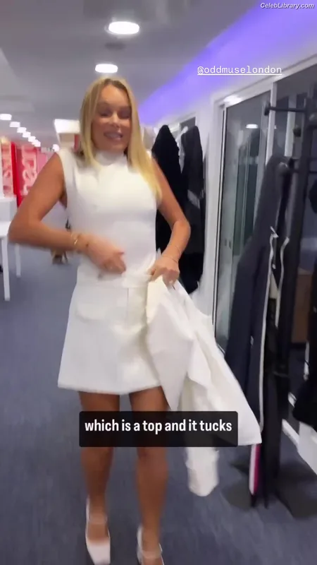 Amanda Holden photo 14 of 825