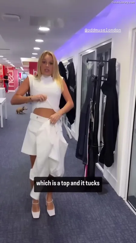 Amanda Holden photo 18 of 825