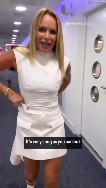 Amanda Holden photo 22 of 825