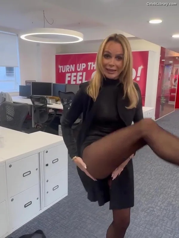 Amanda Holden photo 21 of 825