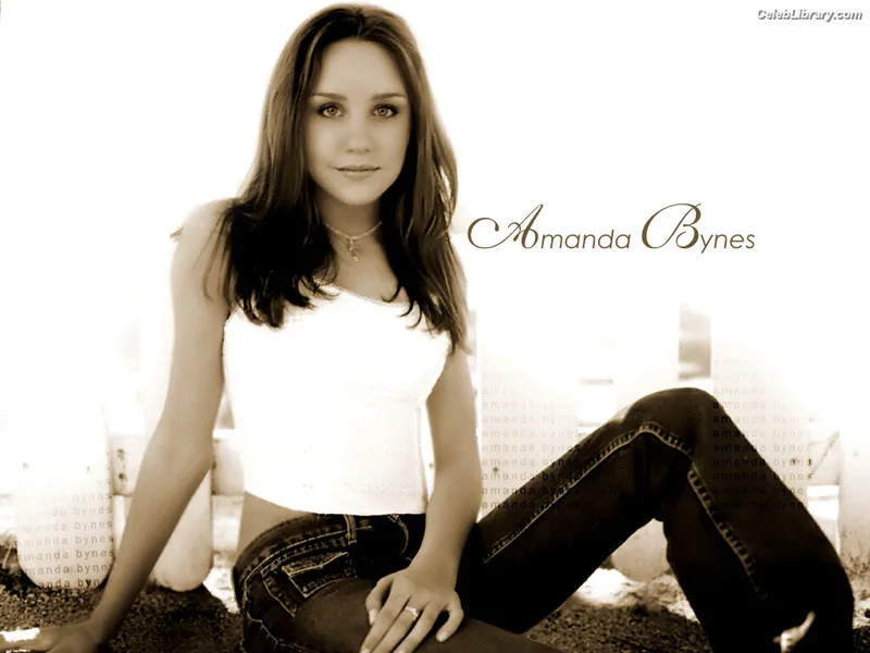 Amanda Laura Bynes photo 2 of 315
