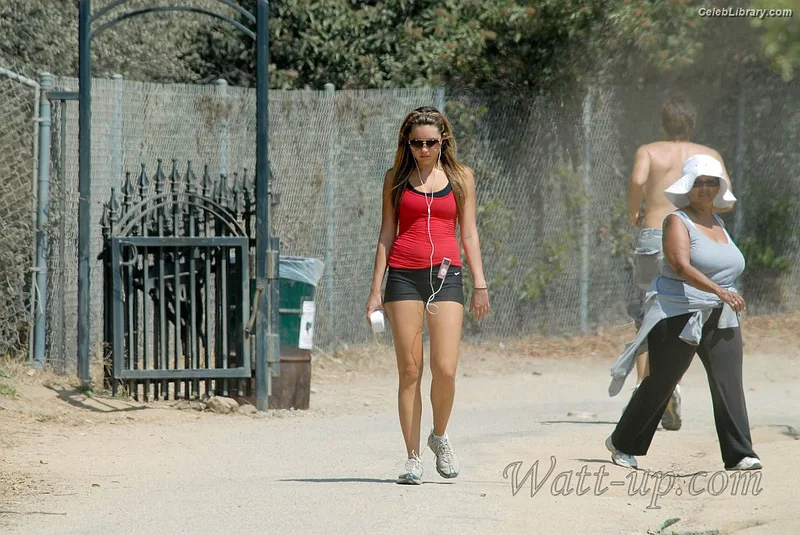 Amanda Laura Bynes photo 20 of 315