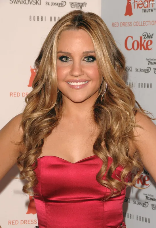 Amanda Laura Bynes photo 23 of 315