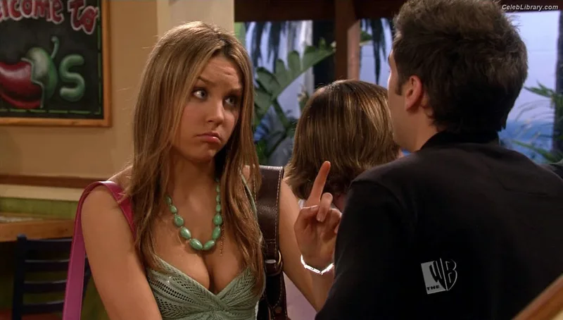 Amanda Laura Bynes photo 5 of 315