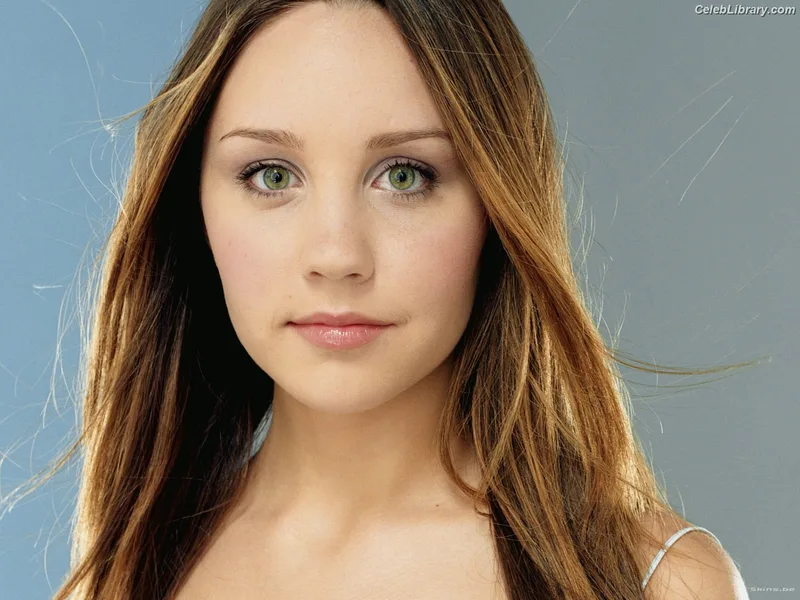 Amanda Laura Bynes photo 15 of 315