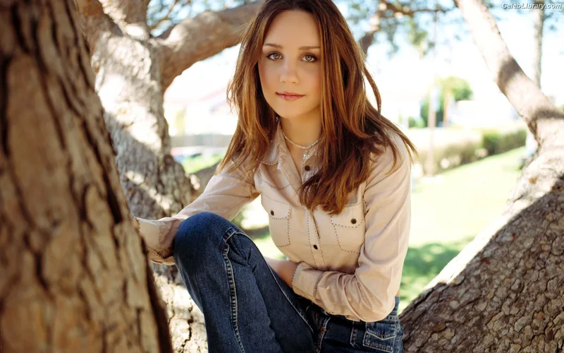 Amanda Laura Bynes photo 22 of 315