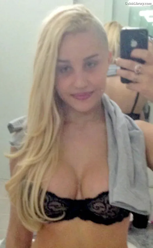 Amanda Laura Bynes photo 21 of 315