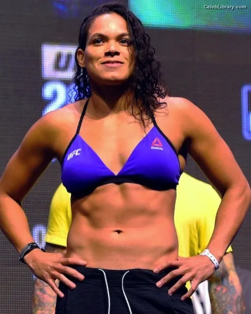 Amanda Nunes photo 5 of 14